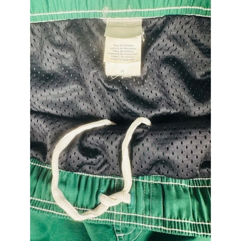 Nike Swim Trunks Mens M Green‎ Board Shorts Mesh Lined Contrast Stitching Sporty